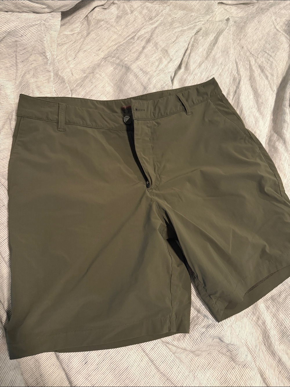 Rhone Men’s Hybrid Olive Shorts Size 34